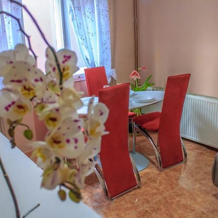 Bb Downtown Apartment Баина-Башта Экстерьер фото
