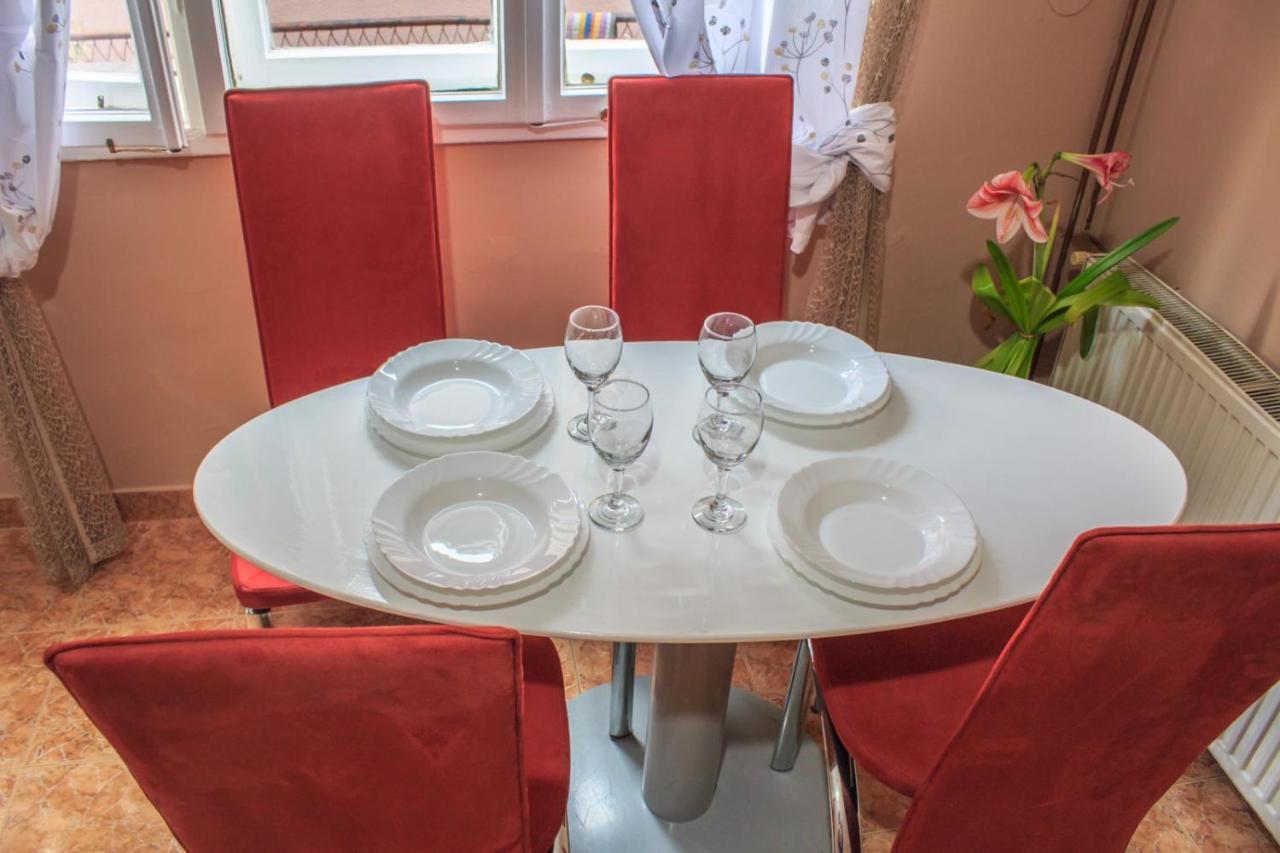 Bb Downtown Apartment Баина-Башта Экстерьер фото