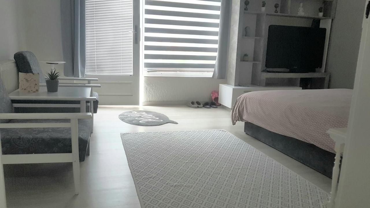 Bb Downtown Apartment Баина-Башта Экстерьер фото